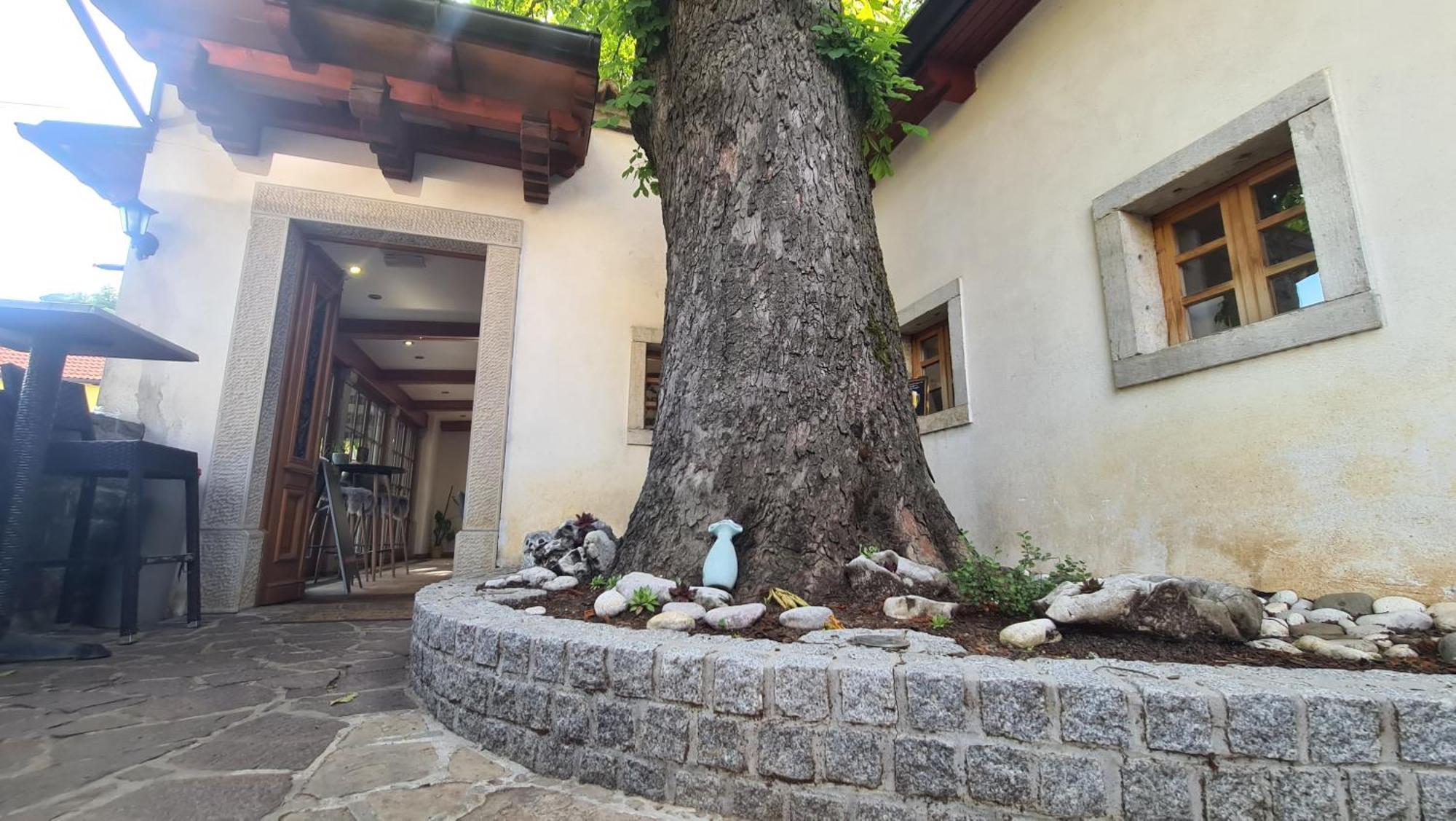 Brne Rooms Postojna Exterior foto