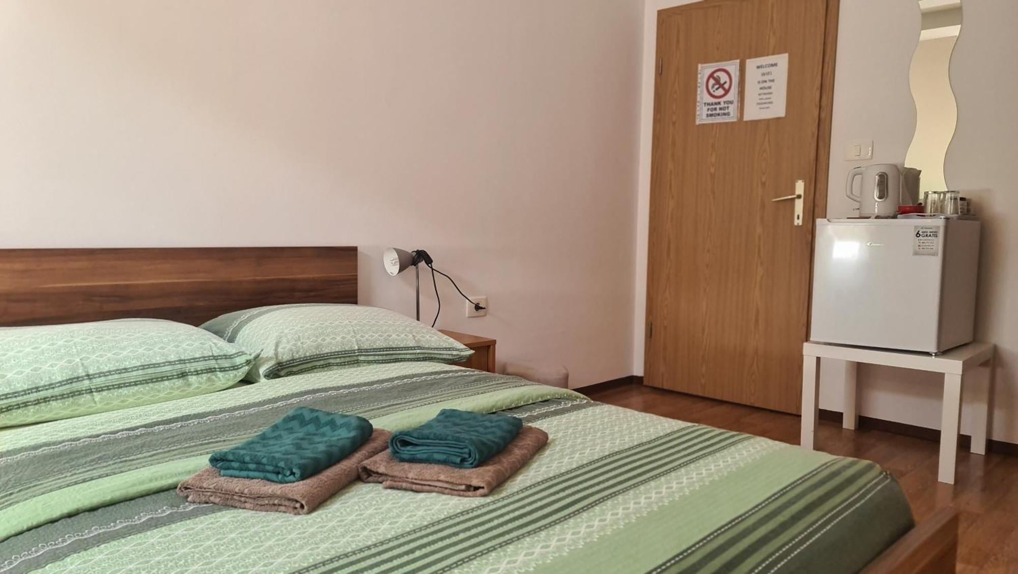 Brne Rooms Postojna Exterior foto